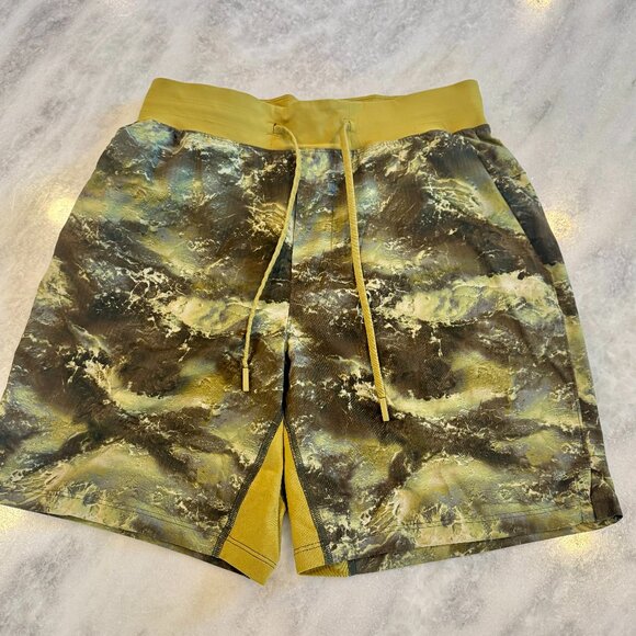 Lululemon Pace Breaker Linerless Short 7" - Size: Small - Picture 1 of 3
